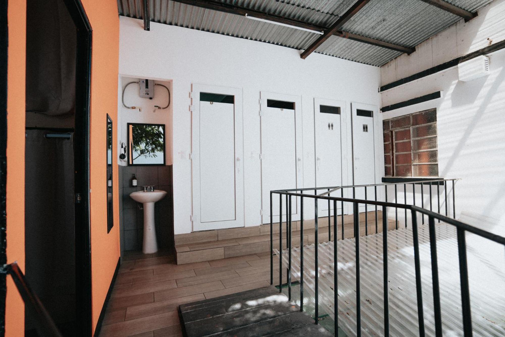 Tequila Sunrise Hostel Guatemala City Bagian luar foto