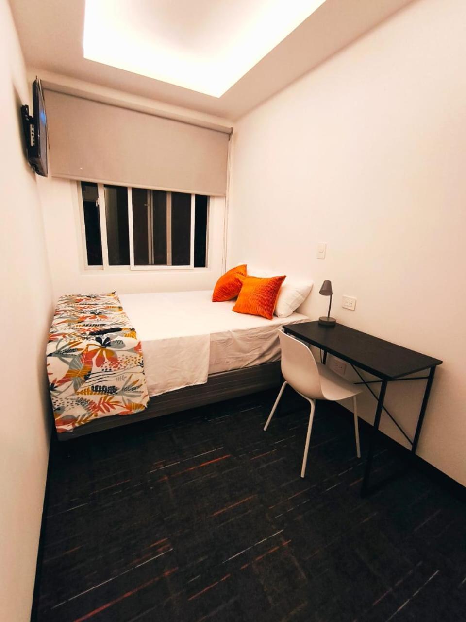 Tequila Sunrise Hostel Guatemala City Bagian luar foto